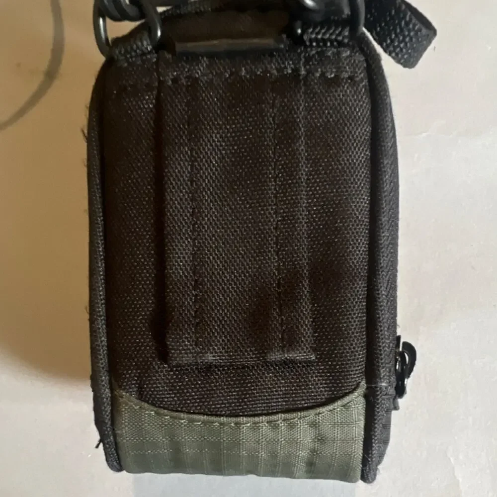 Lowepro Padded Nylon Compact Camera Case/Pouch w/ Strap, Black/Green